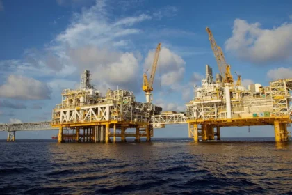 Saudi Aramco и ADNOC идут за СПГ в Австралию